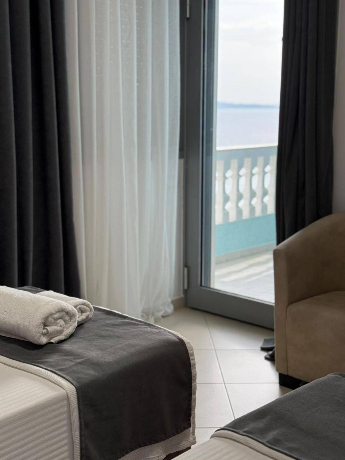 Hotel Abedini Sarandë 외부 사진