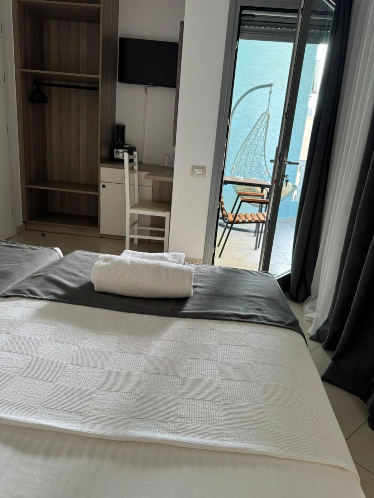 Hotel Abedini Sarandë 외부 사진