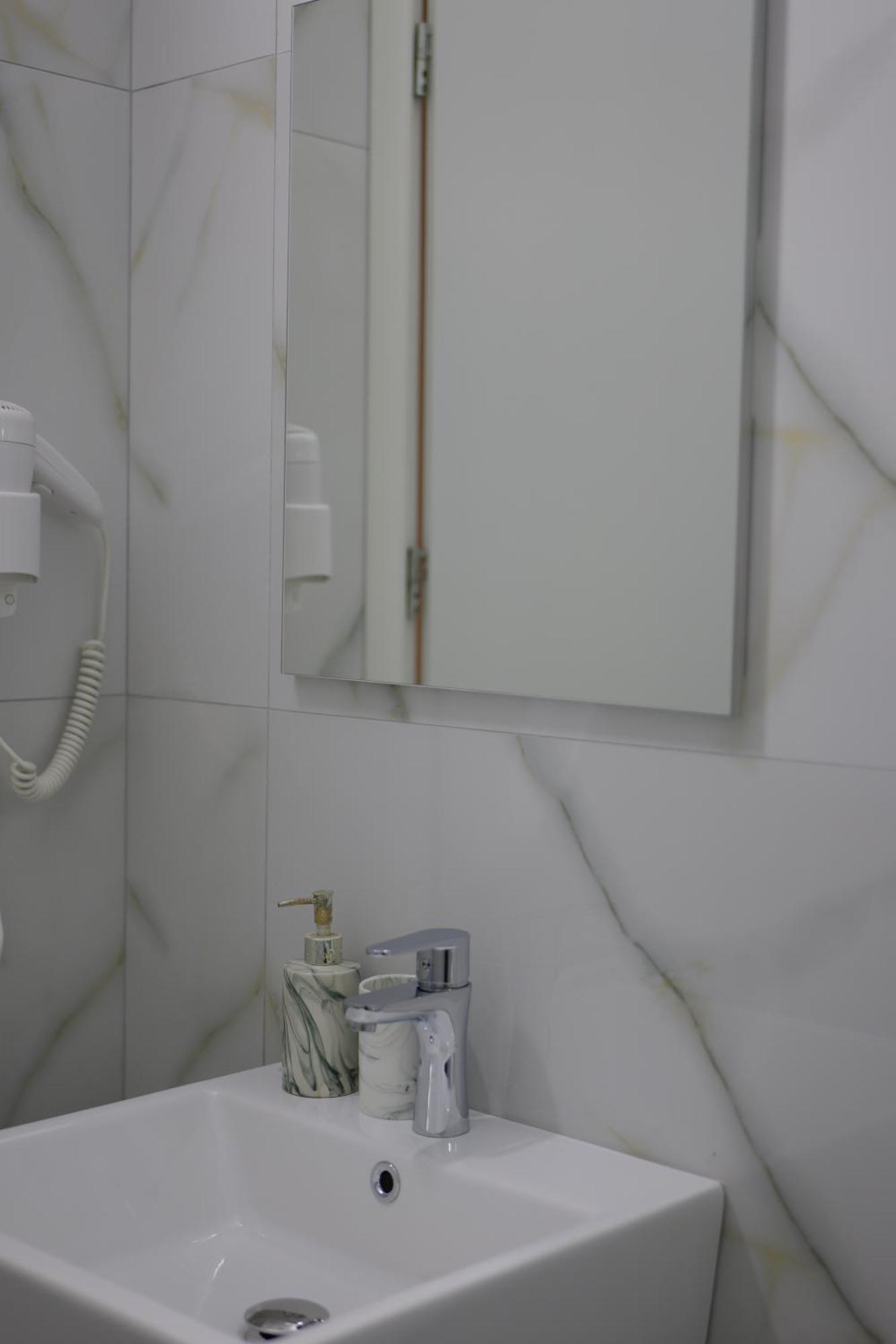 Hotel Abedini Sarandë 외부 사진