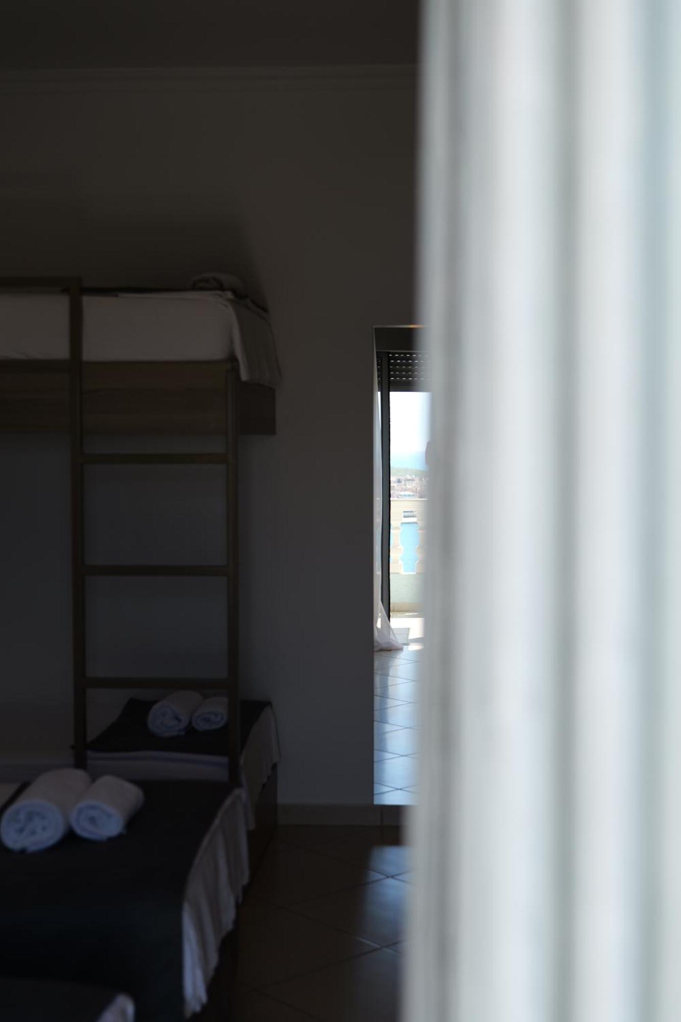 Hotel Abedini Sarandë 외부 사진