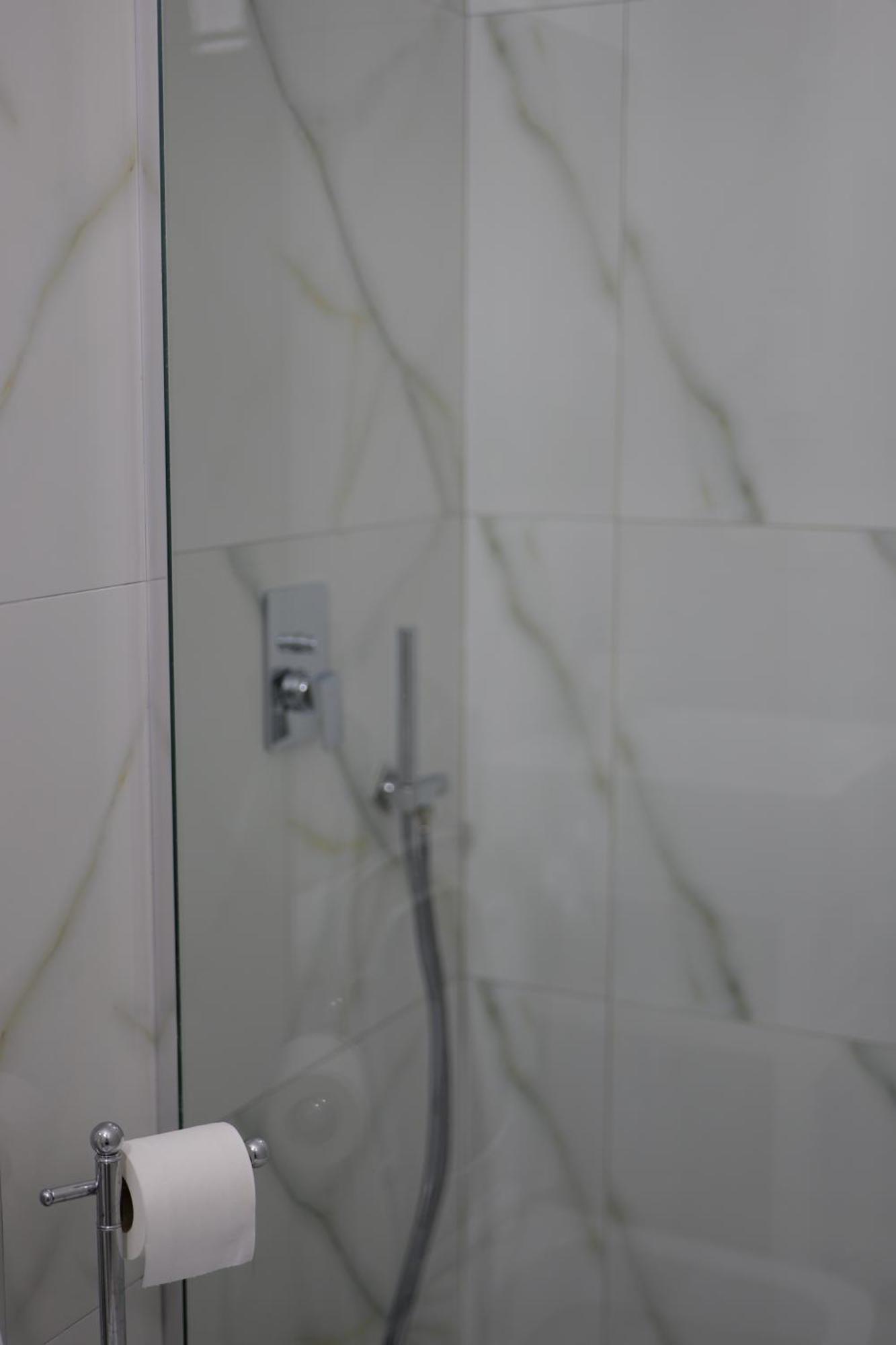 Hotel Abedini Sarandë 외부 사진