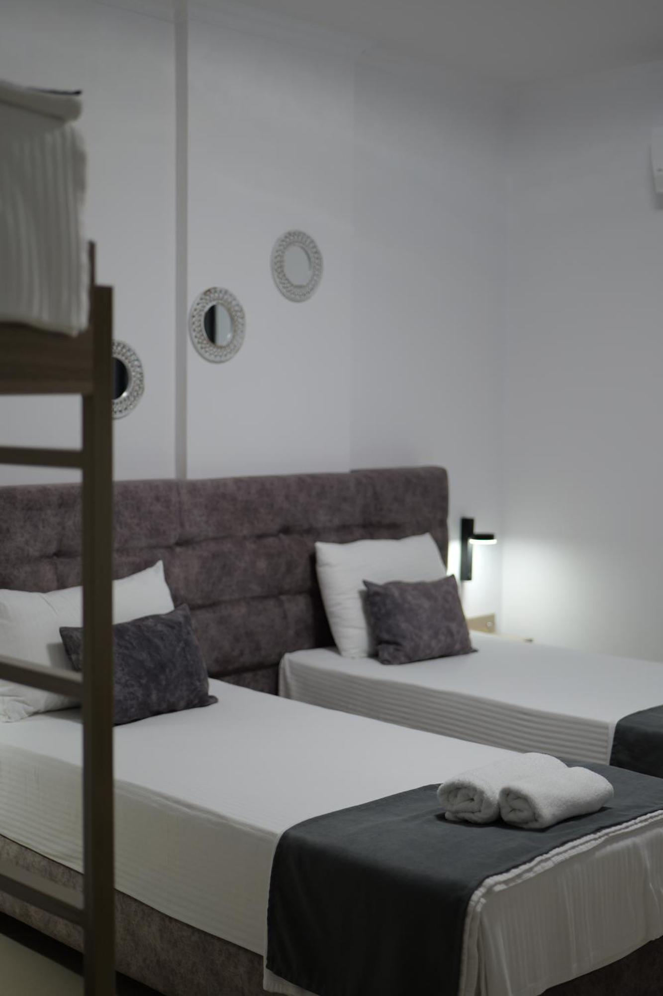 Hotel Abedini Sarandë 외부 사진