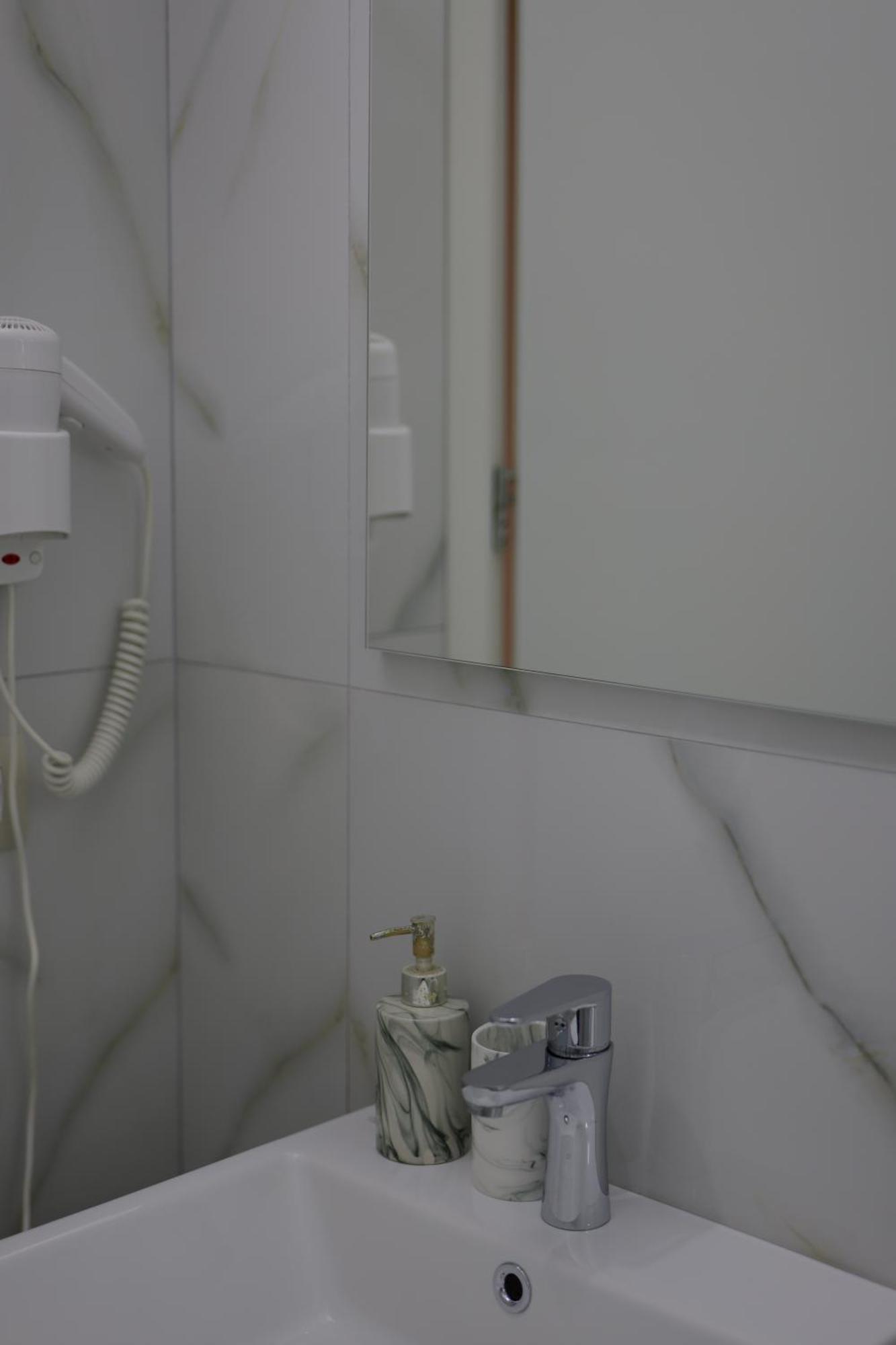 Hotel Abedini Sarandë 외부 사진