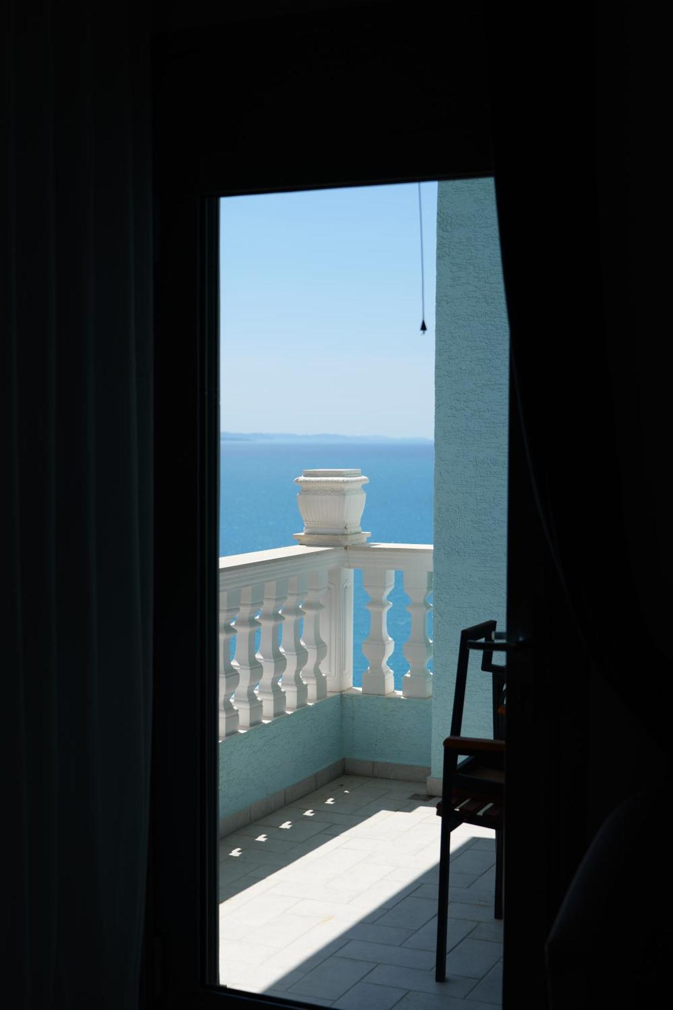 Hotel Abedini Sarandë 외부 사진