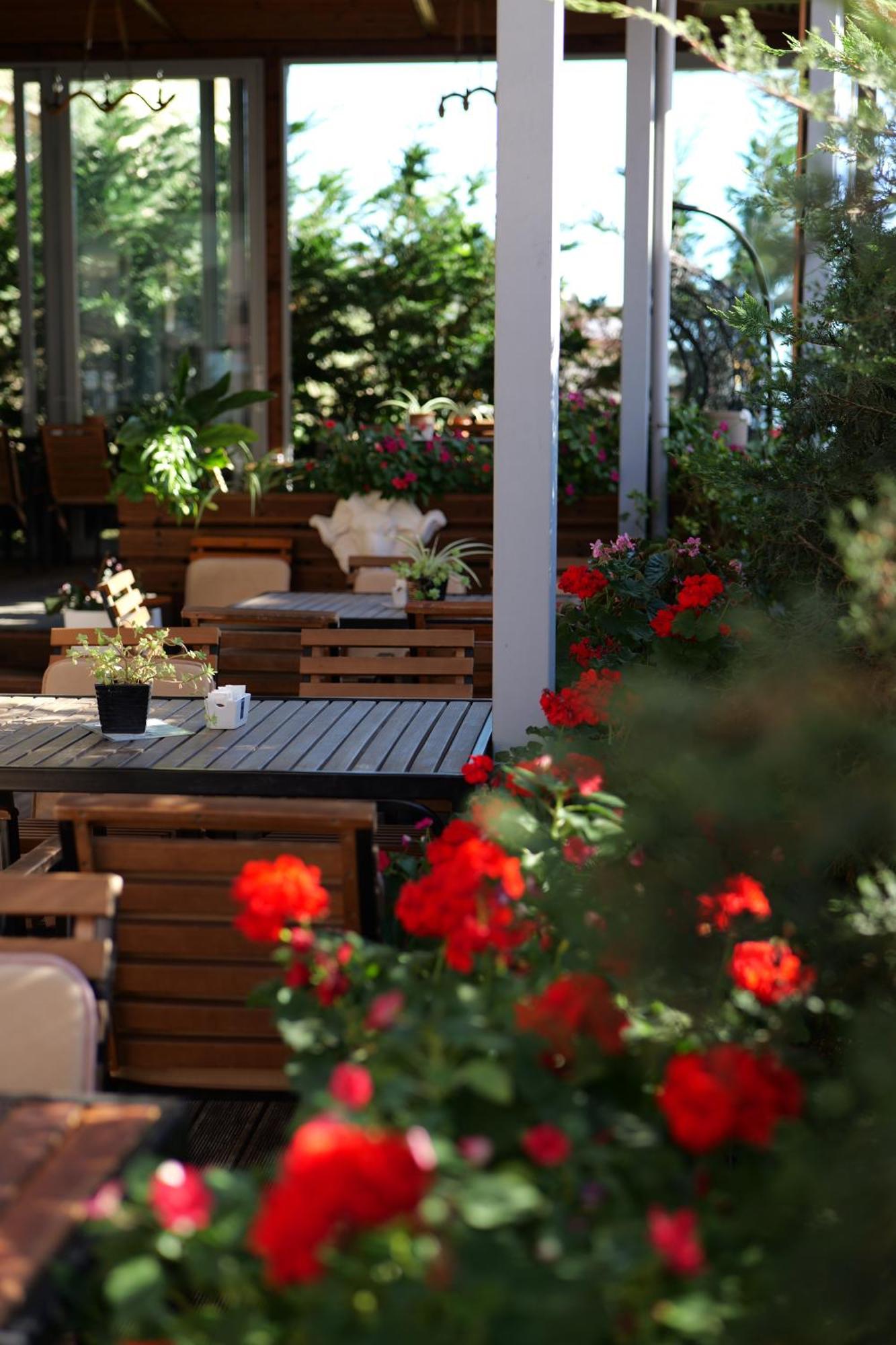 Hotel Abedini Sarandë 외부 사진