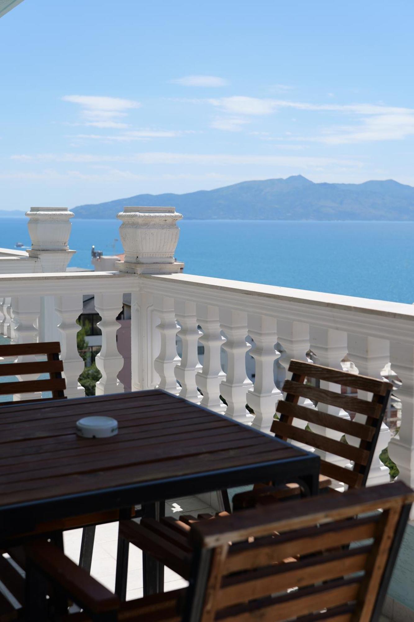 Hotel Abedini Sarandë 외부 사진